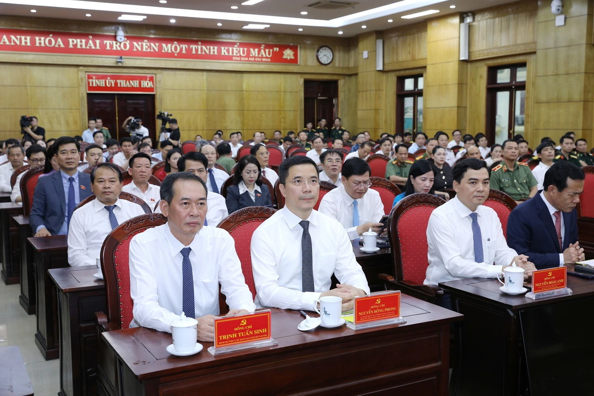 Hình ảnh tại hội nghị công bố quyết định của Bộ Chính trị điều động Thượng tướng Lê Đức Thái giữ chức Bí thư Tỉnh ủy Thanh Hóa