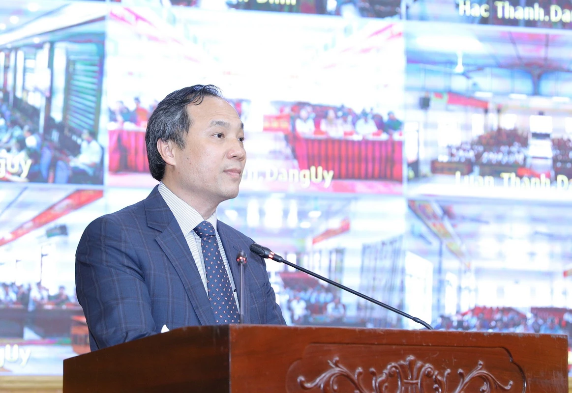 Hình ảnh tại hội nghị công bố quyết định của Bộ Chính trị điều động Thượng tướng Lê Đức Thái giữ chức Bí thư Tỉnh ủy Thanh Hóa