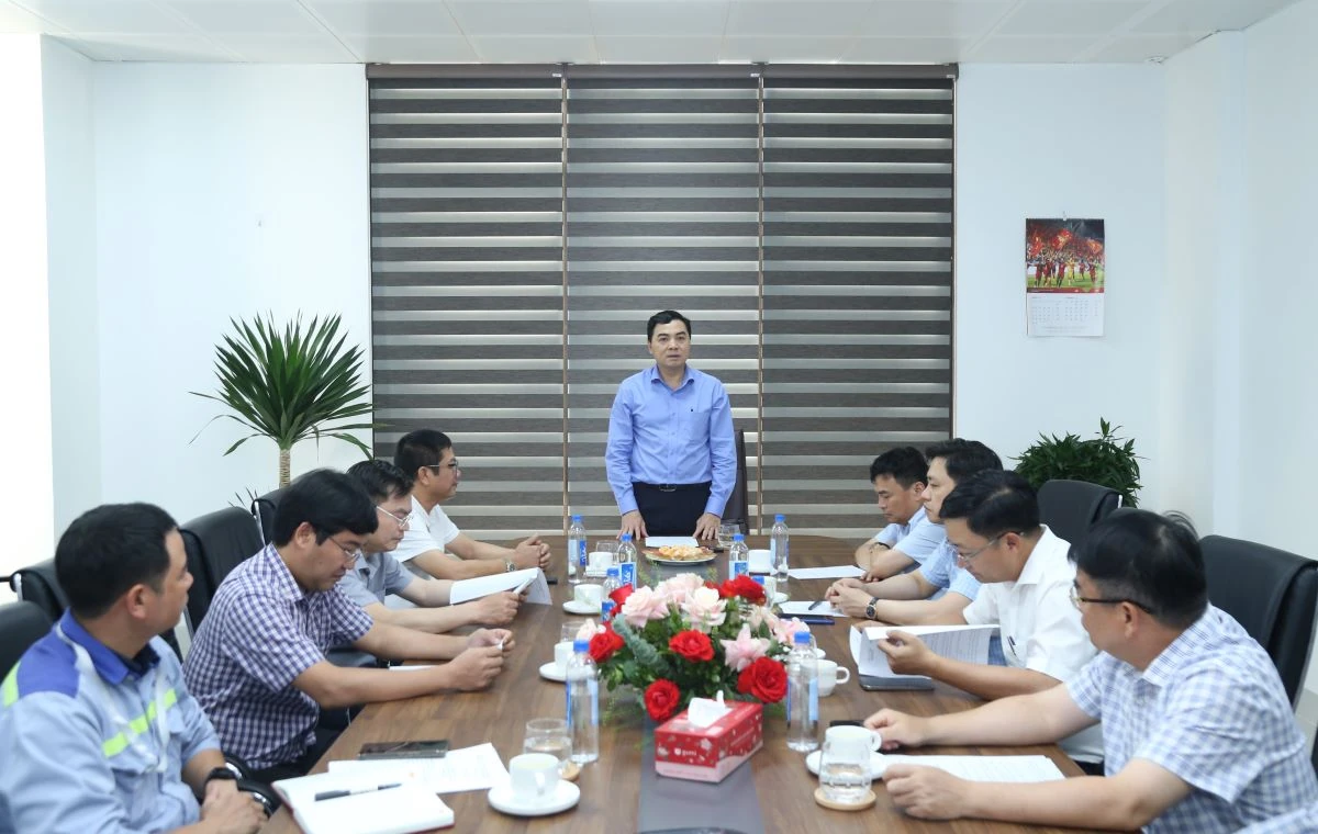 Chủ tịch UBND tỉnh Nguyễn Hoài Anh kiểm tra tiến độ và chỉ đạo tháo gỡ khó khăn, vướng mắc các dự án trọng điểm tại Khu Kinh tế Nghi Sơn