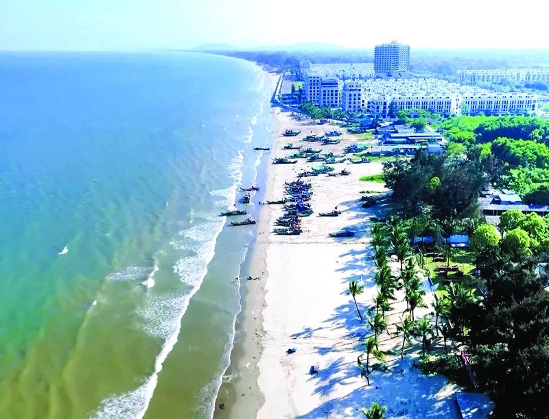 Du lịch biển Thanh Hóa - Bản hòa ca của bản sắc và hiện đại (Bài 1): Biển gọi mùa vui