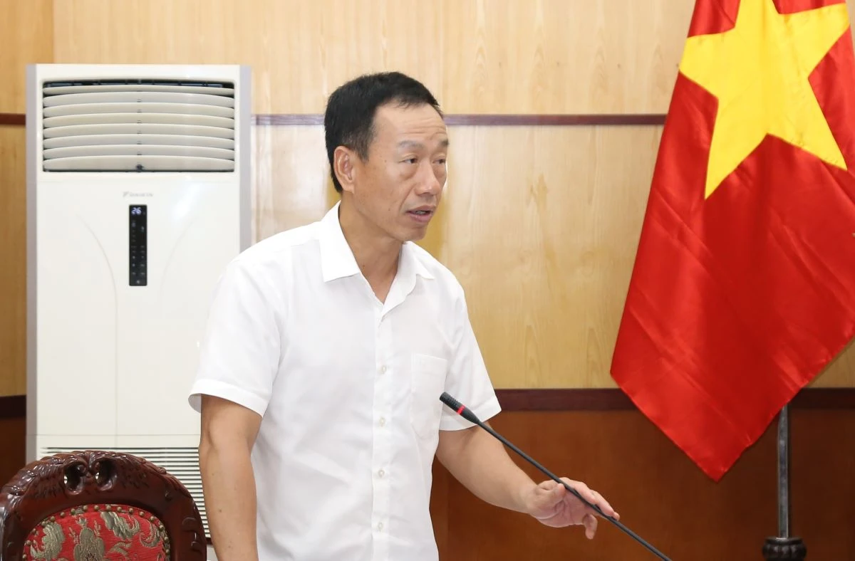 Thảo luận, đánh giá tình hình kinh tế - xã hội, quốc phòng - an ninh tháng 4, nhiệm vụ trọng tâm tháng 5/2026