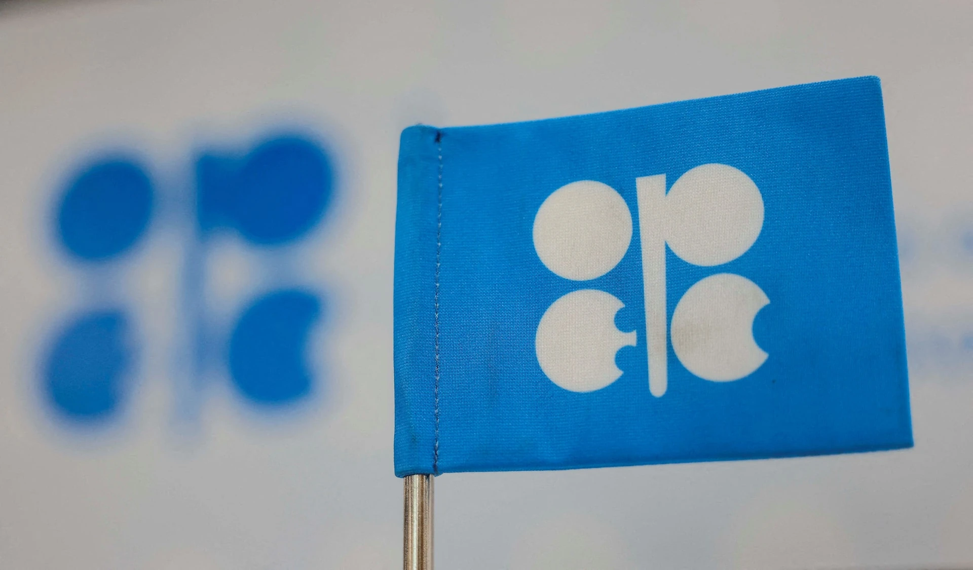 OPEC+ dự kiến tiếp tục tăng hạn ngạch sản lượng dầu bất chấp eo biển Hormuz bị phong tỏa