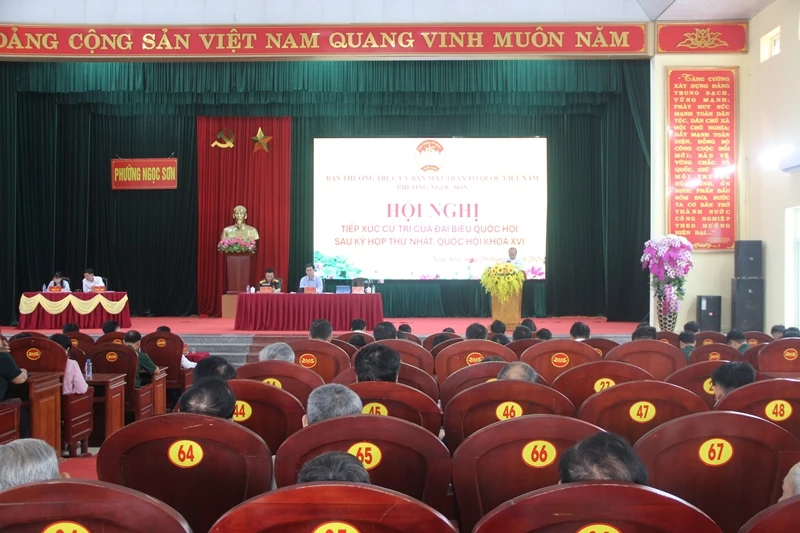 Đại biểu Quốc hội tiếp xúc cử tri phường Ngọc Sơn
