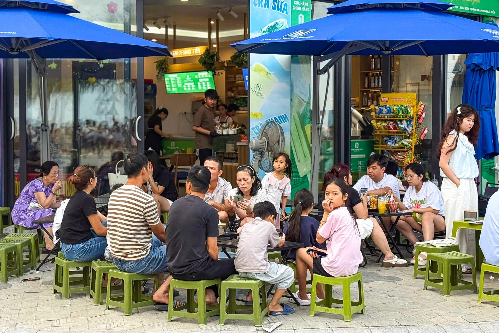 Biển Sầm Sơn, Hải Tiến “bùng nổ” du khách dịp lễ 30/4 - 1/5