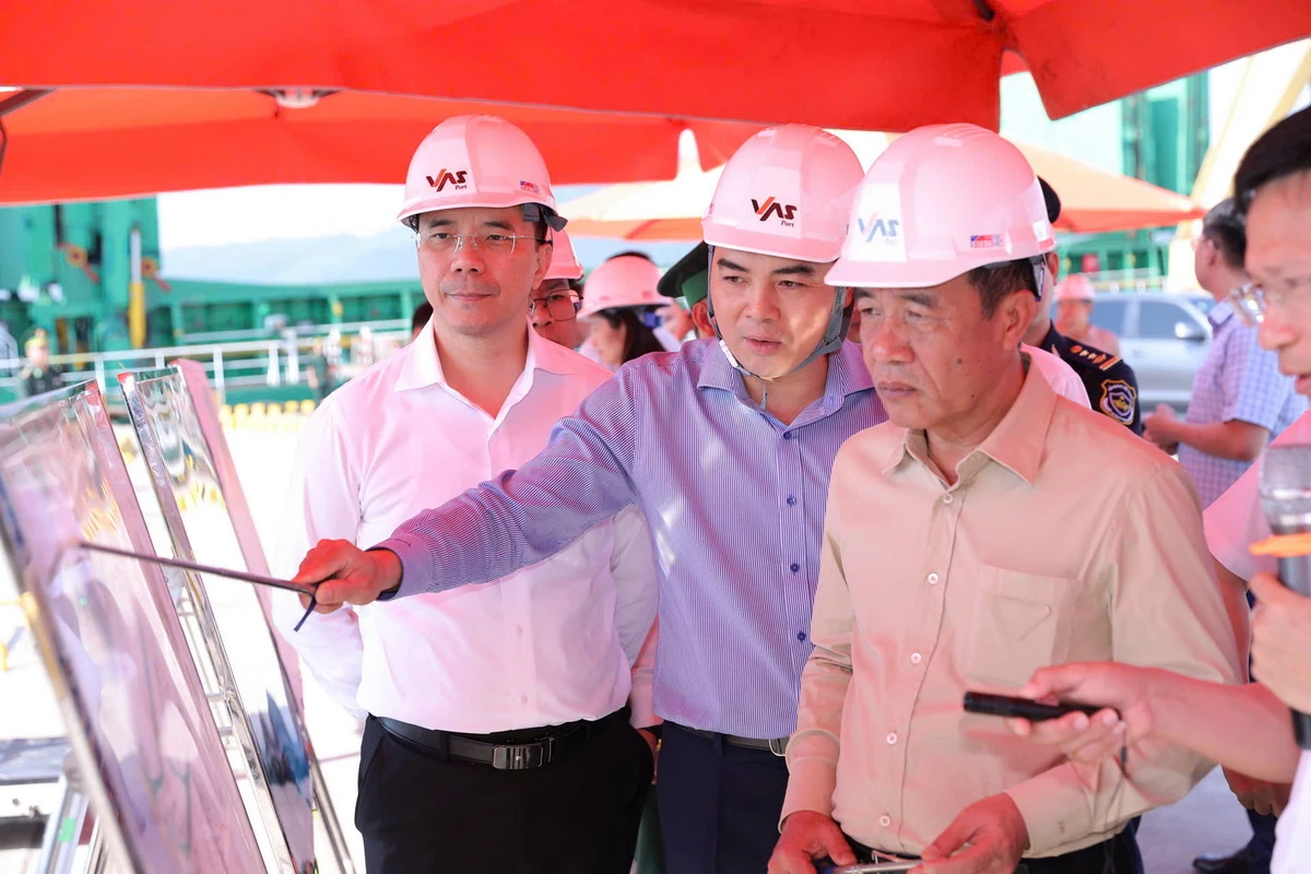 Bí thư Tỉnh ủy Lê Đức Thái kiểm tra các dự án trọng điểm tại Khu kinh tế Nghi Sơn