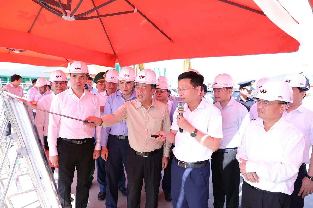 Bí thư Tỉnh ủy Lê Đức Thái kiểm tra các dự án trọng điểm tại Khu kinh tế Nghi Sơn