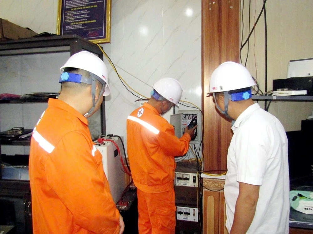 Điện mặt trời “tỏa sáng” trên những mái nhà vùng cao Thanh Hóa