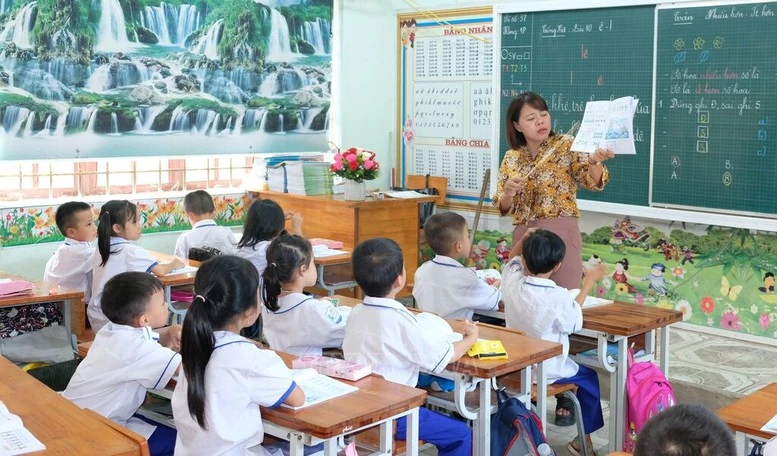 Nhà giáo được hưởng phụ cấp ưu đãi theo nghề từ 20-80%- Ảnh 1. Nhà giáo được hưởng phụ cấp ưu đãi theo nghề từ 20-80%