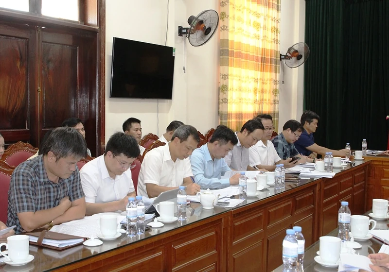 Đoàn kiểm tra của Ban Thường vụ Tỉnh ủy làm việc với 5 xã