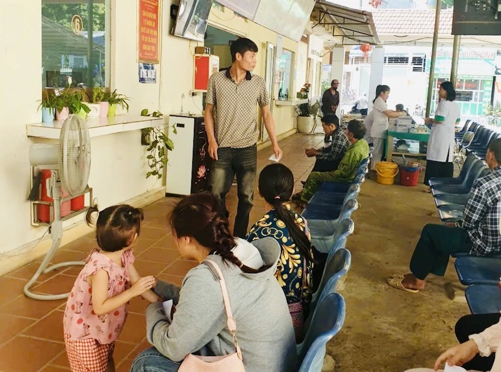 Triển khai đồng bộ các giải pháp chống nóng, bảo đảm môi trường khám, chữa bệnh an toàn, thuận lợi