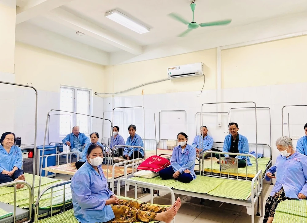 Triển khai đồng bộ các giải pháp chống nóng, bảo đảm môi trường khám, chữa bệnh an toàn, thuận lợi
