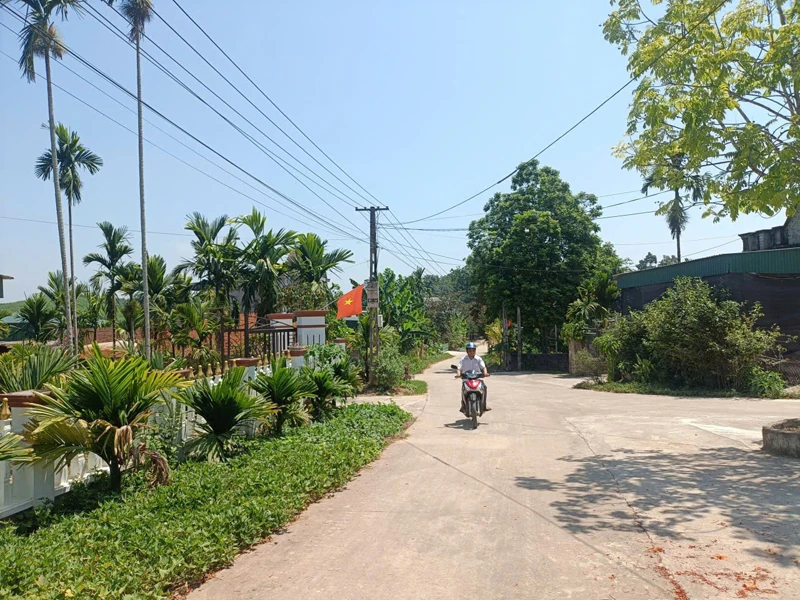 Hiến đất mở rộng đường quê ở Thọ Bình