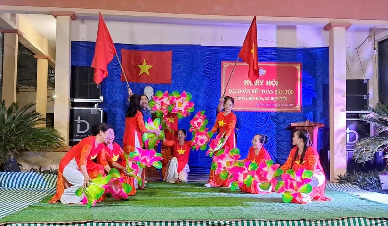 Giữ lửa văn hóa từ những câu lạc bộ thôn, bản