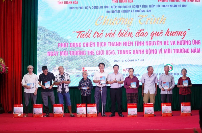 Tuổi trẻ với biển, đảo quê hương, phát động Chiến dịch Thanh niên tình nguyện hè