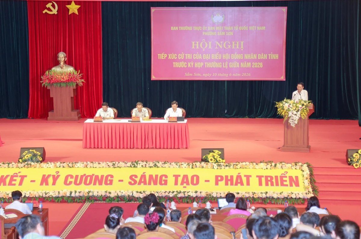 Phó Bí thư Tỉnh ủy Trịnh Tuấn Sinh tiếp xúc cử tri phường Sầm Sơn và Nam Sầm Sơn
