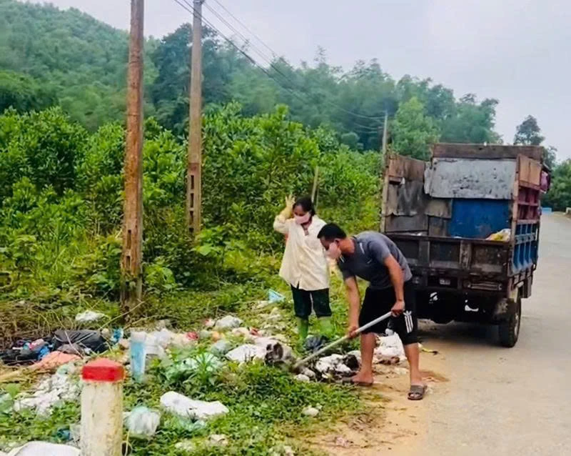 Giữ màu xanh dưới chân núi