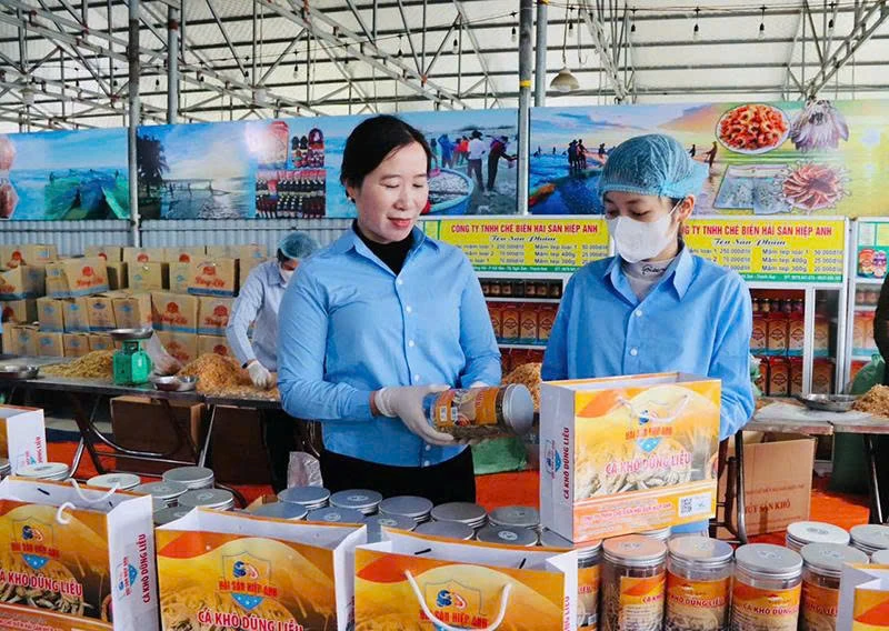 Hỗ trợ phụ nữ phát triển kinh tế gắn với xây dựng sản phẩm OCOP