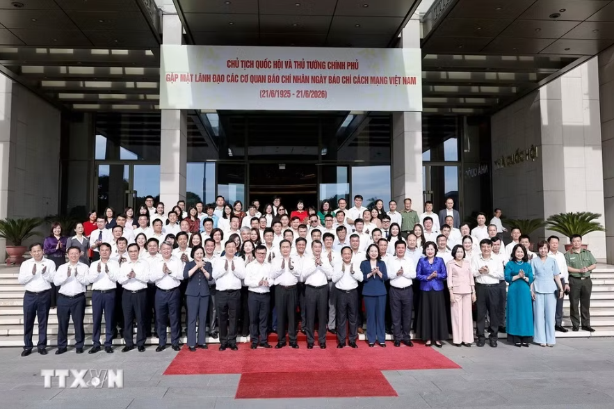 Thủ tướng Chính phủ và Chủ tịch Quốc hội gặp mặt lãnh đạo các cơ quan báo chí