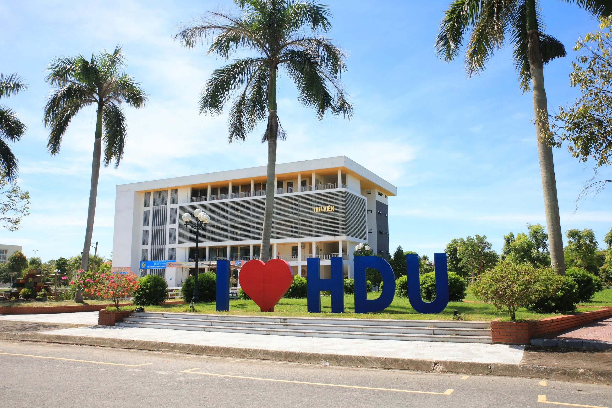 Trường Đại học Hồng Đức thông báo lịch bảo vệ luận án Tiến sĩ cấp Trường