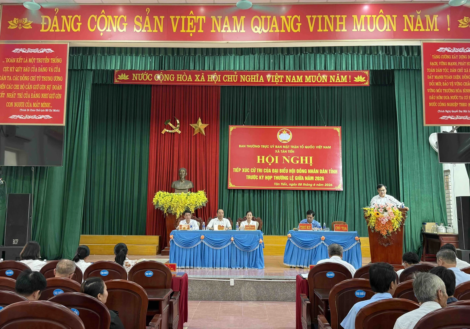 Đại biểu HĐND tỉnh tiếp xúc cử tri xã Tân Tiến