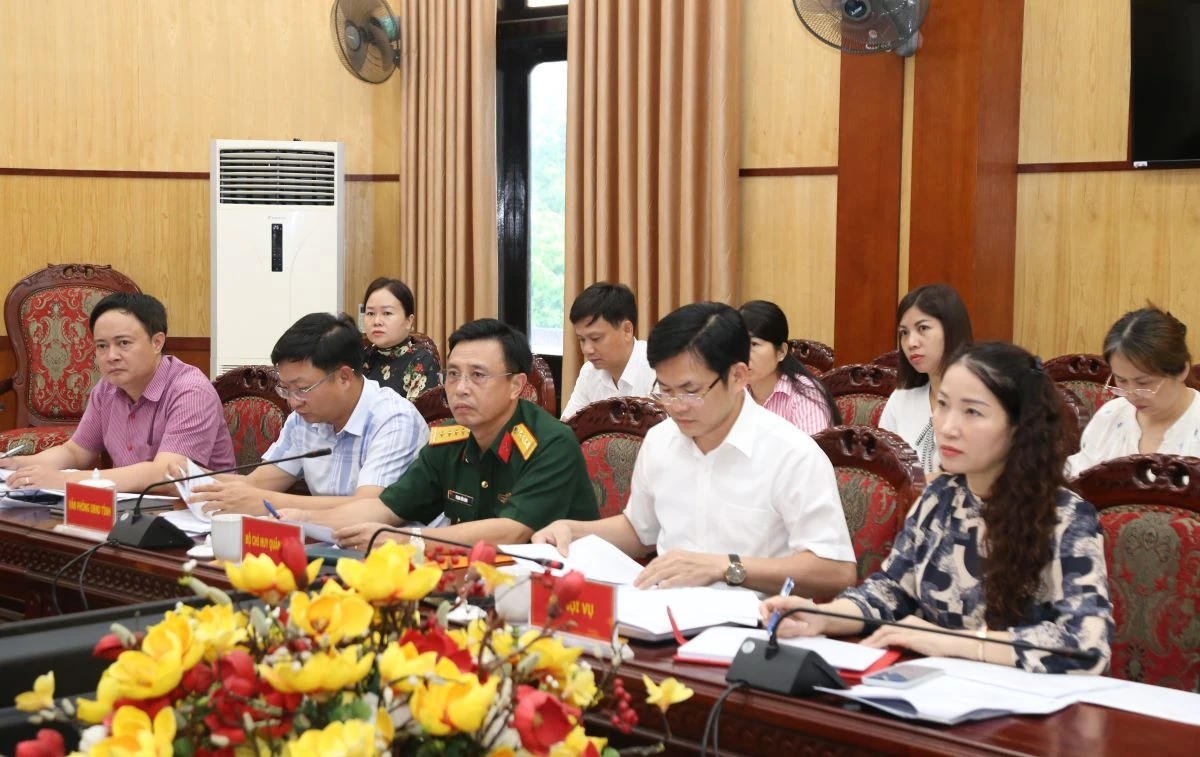 Xét chọn các tập thể, cá nhân có thành tích xuất sắc đề nghị khen thưởng