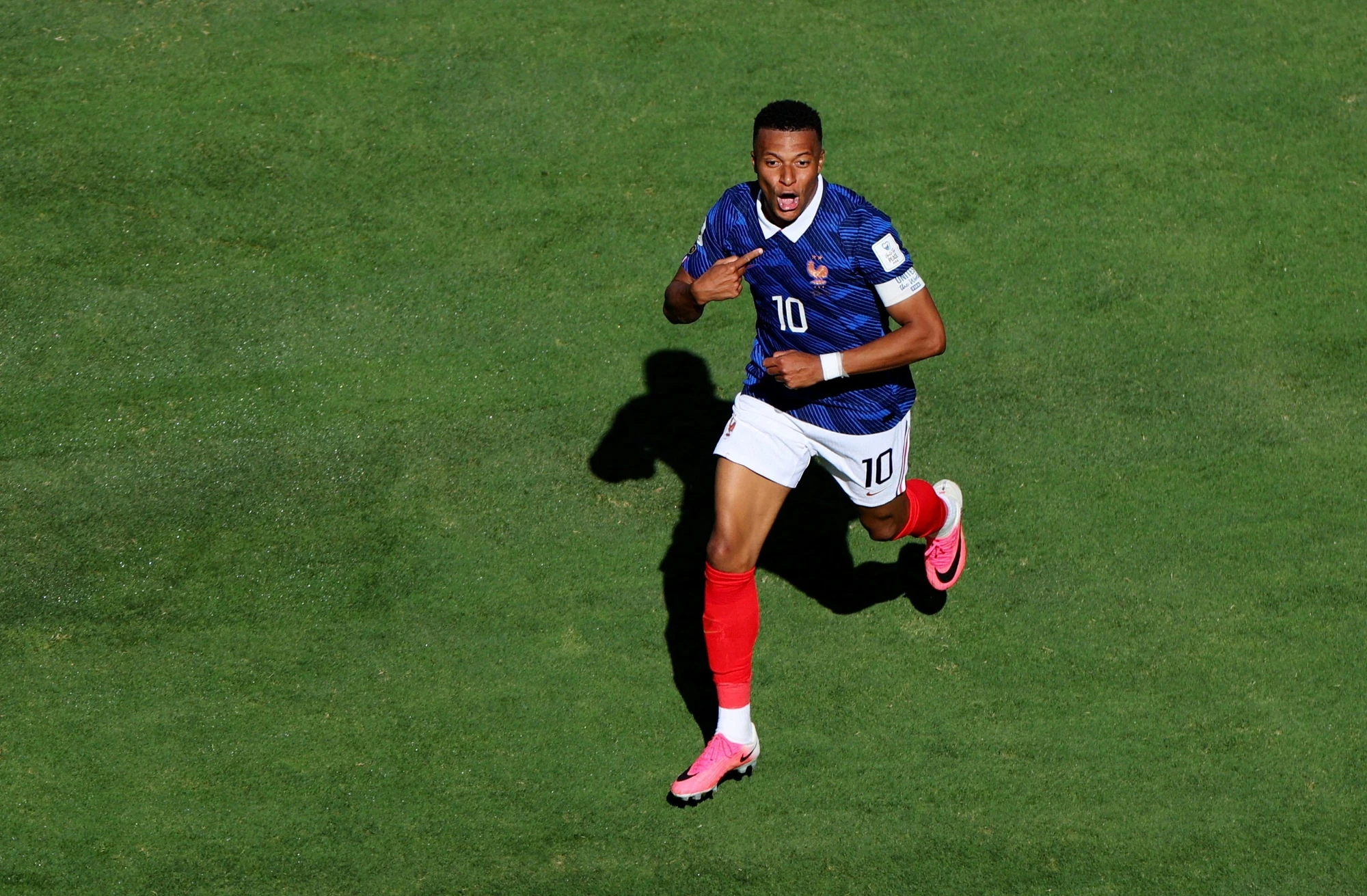 Mbappe tỏa sáng trong ngày ra quân World Cup 2026; Tunisia bổ nhiệm cựu HLV Nam Định