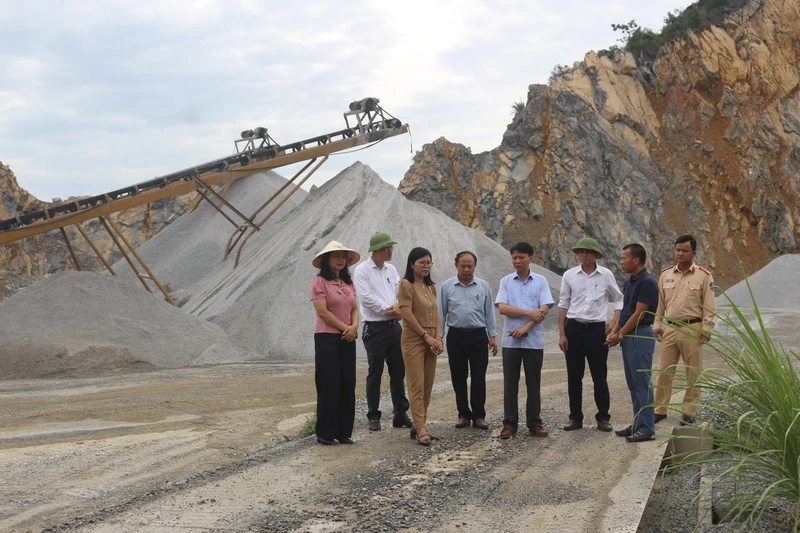 Khẩn trương khắc phục những tồn tại trong lắp đặt, vận hành cân tải trọng tại các mỏ đá