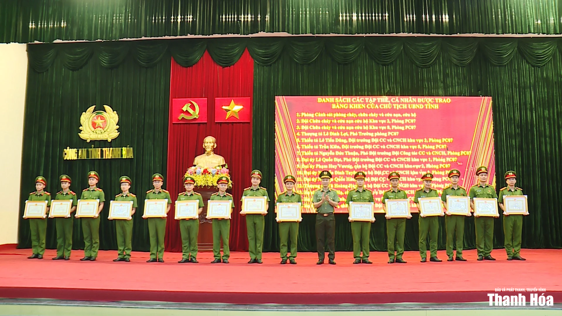 Biểu dương, khen thưởng các lực lượng tham gia chữa cháy rừng