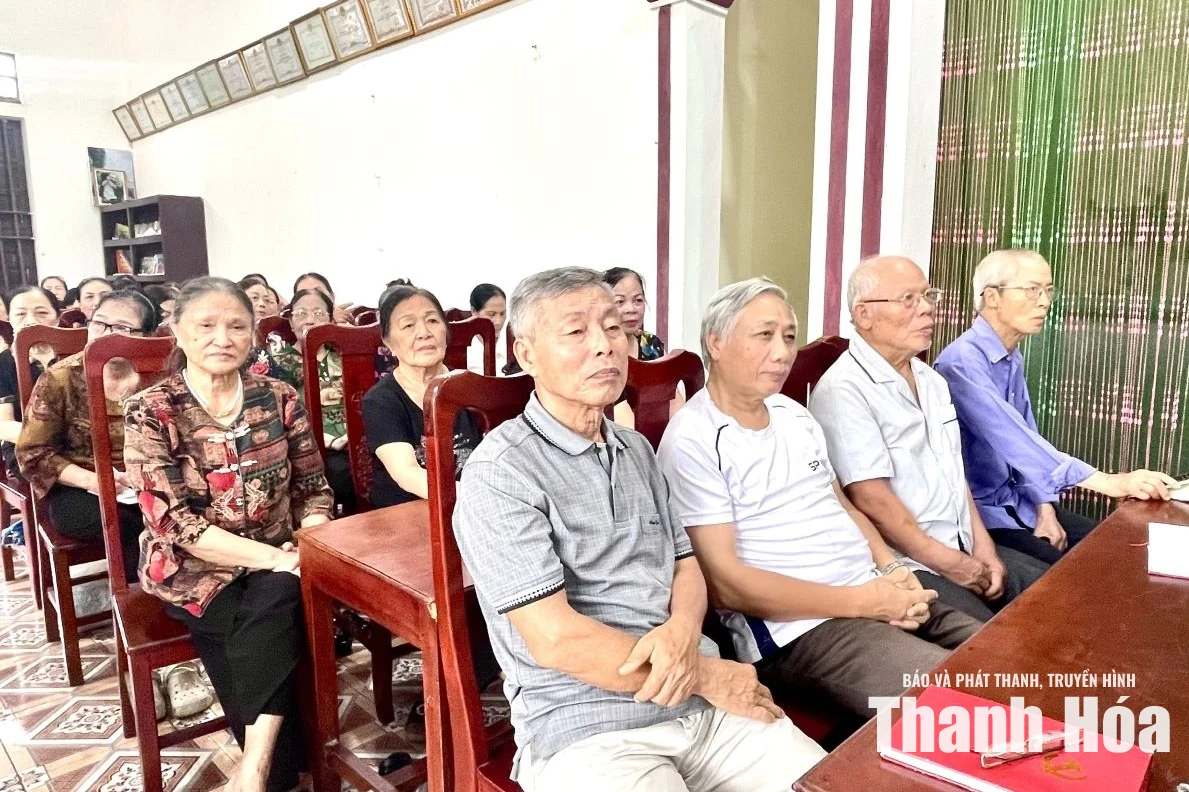 Chủ nhiệm Ủy ban Kiểm tra Tỉnh ủy Phạm Thị Thanh Thủy dự sinh hoạt Chi bộ thôn Hưng Long