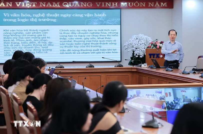 Chấm điểm, đánh giá viên chức hằng tháng hoặc hằng quý