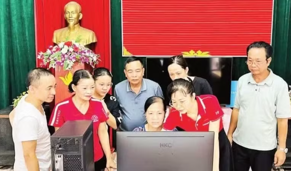 Củng cố vững chắc nền tảng từ thôn, tổ dân phố