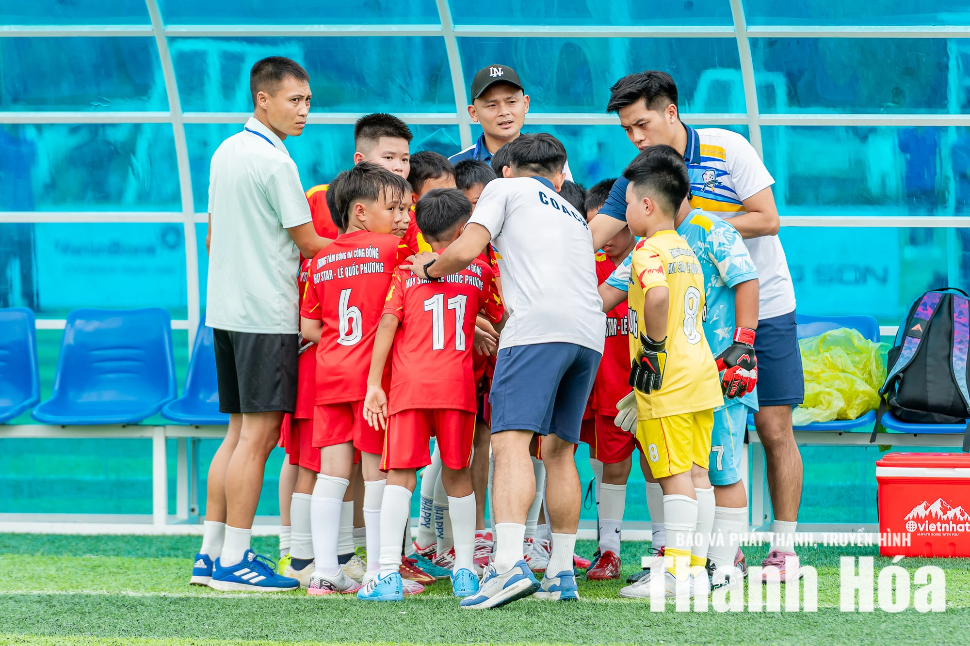 Nước mắt ngày chia tay và bài học lớn hơn chiến thắng