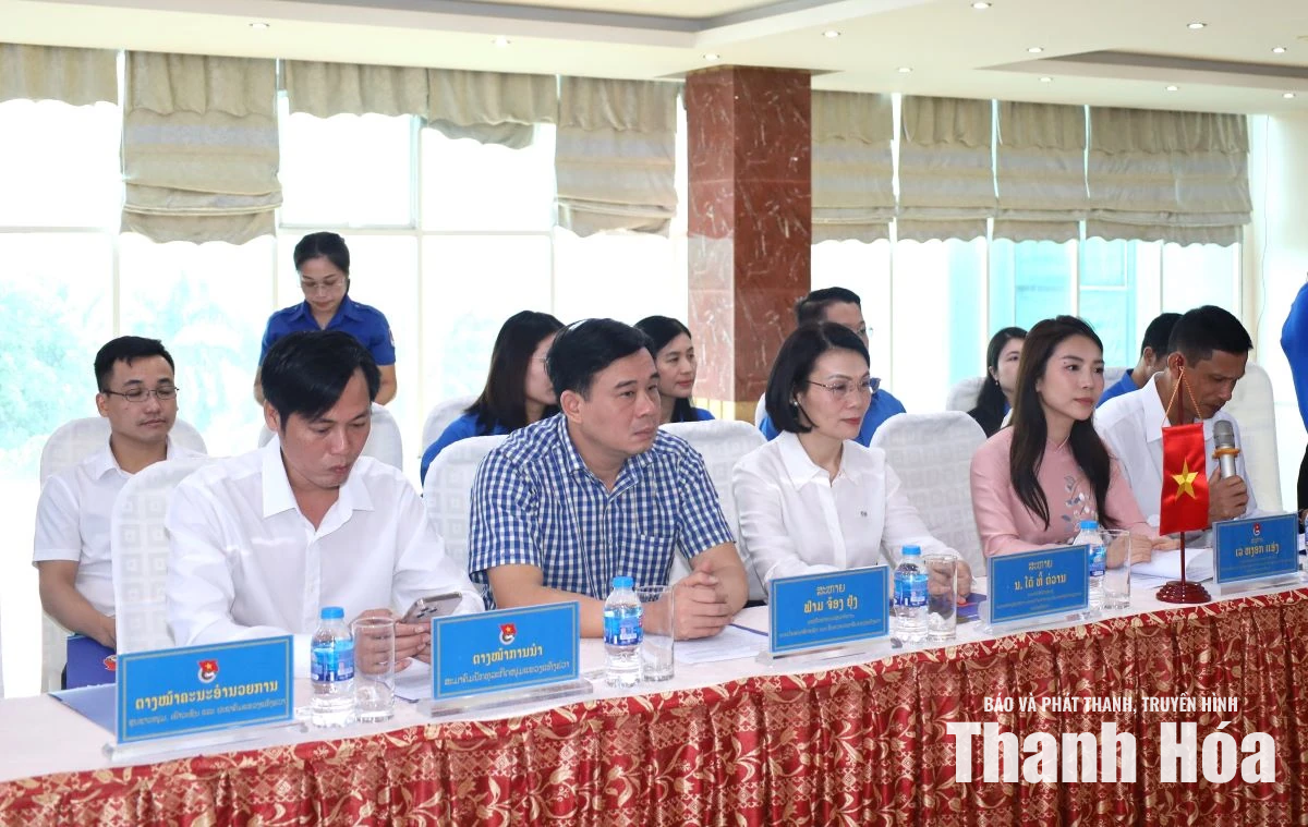 Trao đổi kinh nghiệm, tăng cường công tác đoàn và phong trào thanh thiếu nhi giữa Thanh Hóa - Hủa Phăn
