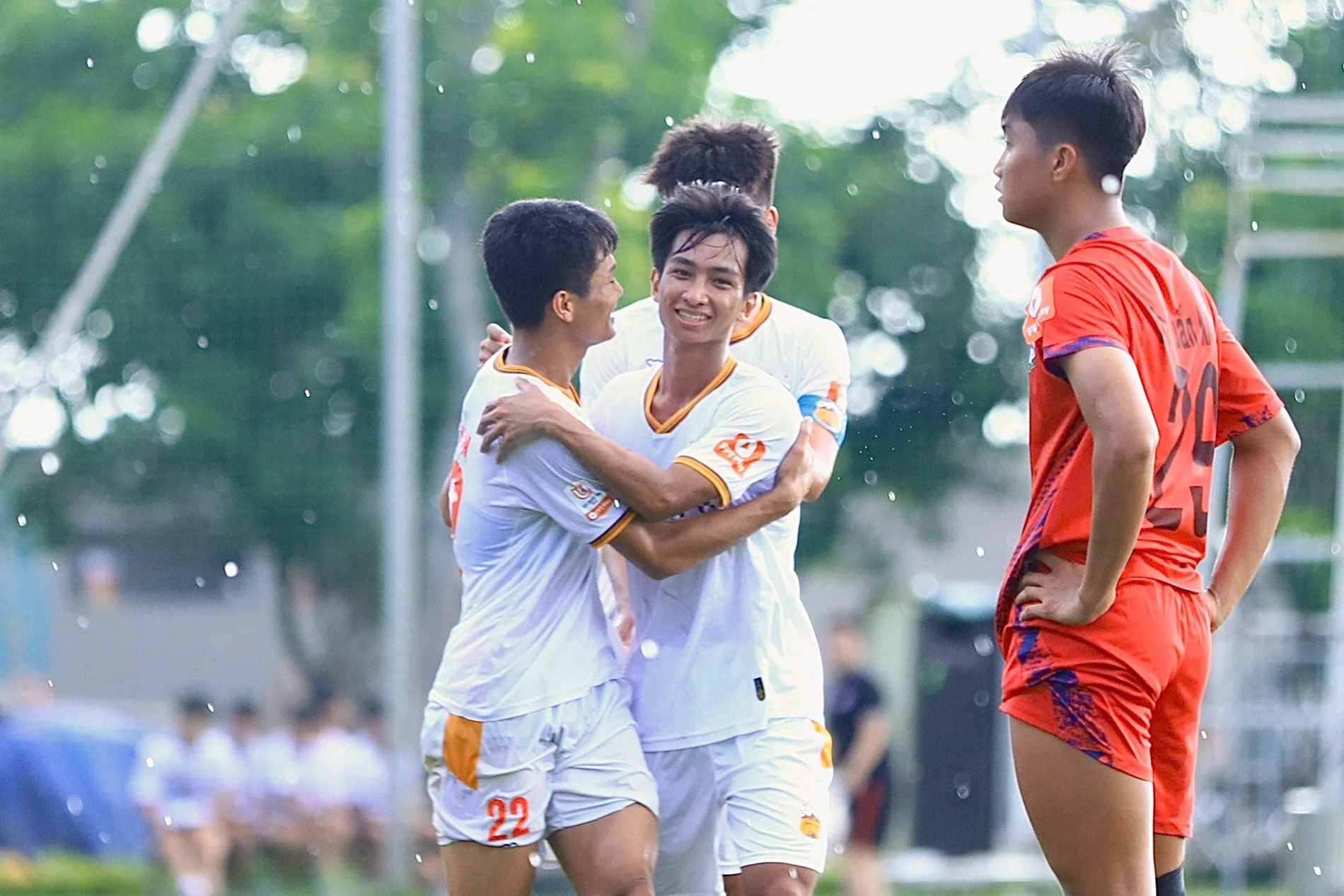 Đội tuyển Việt Nam tích cực chuẩn bị cho trận giao hữu cuối tại Hàn Quốc; FIFA cân nhắc mở rộng World Cup lên 64 đội