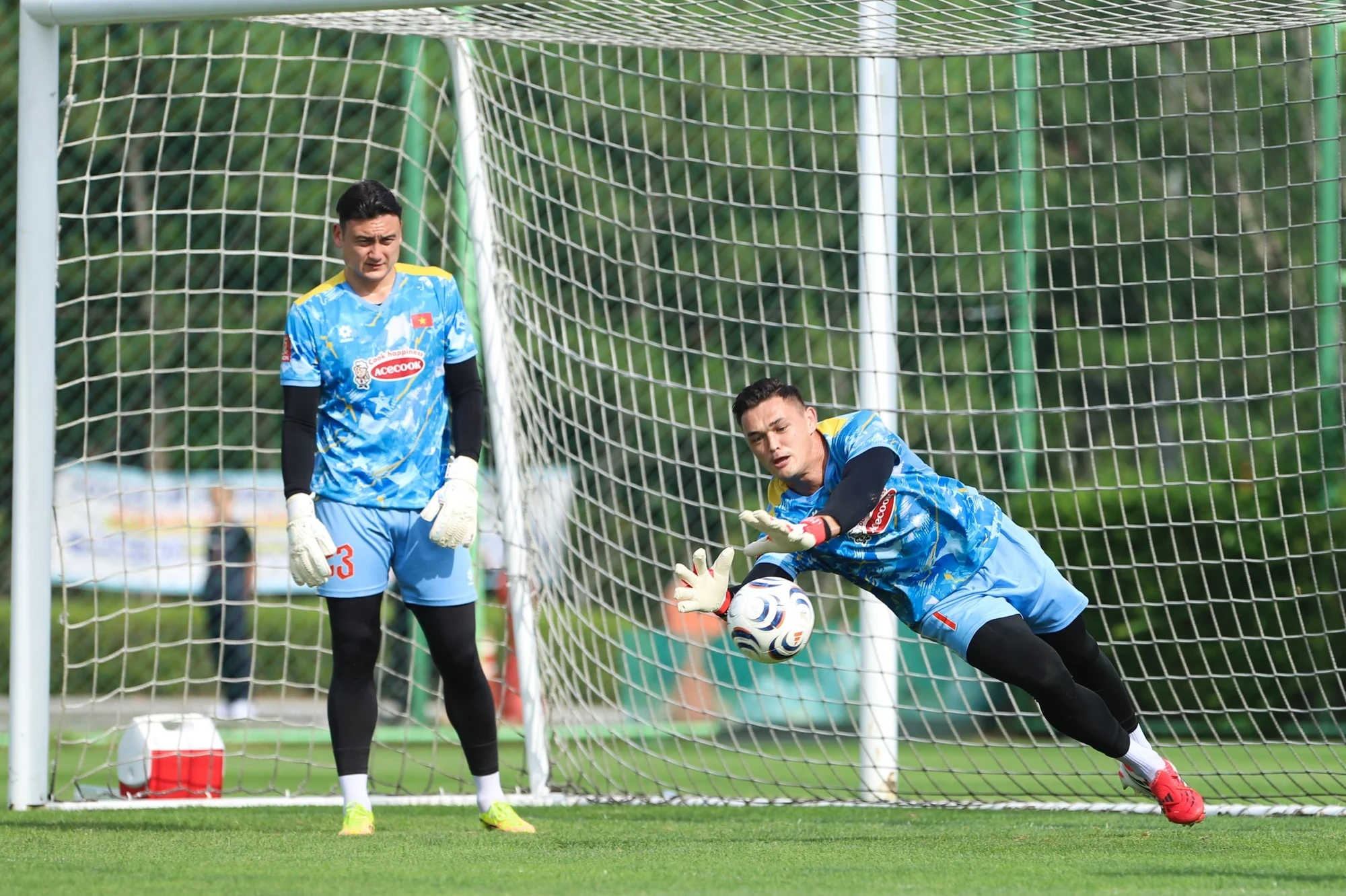 Đội tuyển Việt Nam tích cực chuẩn bị cho trận giao hữu cuối tại Hàn Quốc; FIFA cân nhắc mở rộng World Cup lên 64 đội