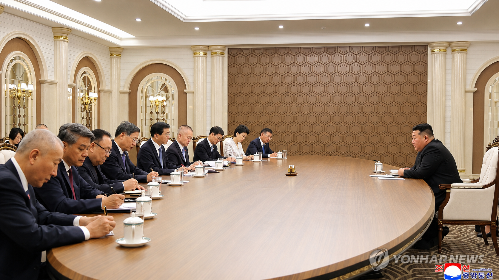 Chủ tịch Triều Tiên Kim Jong-un tiếp Chủ tịch Chính hiệp Trung Quốc, thúc đẩy hợp tác song phương