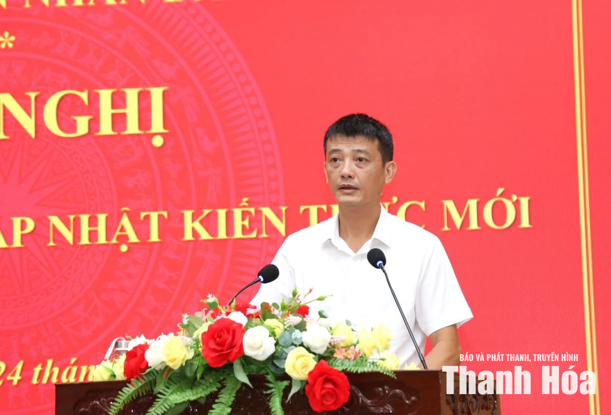 Đảng ủy UBND tỉnh tổ chức hội nghị thông tin thời sự và cập nhật kiến thức mới