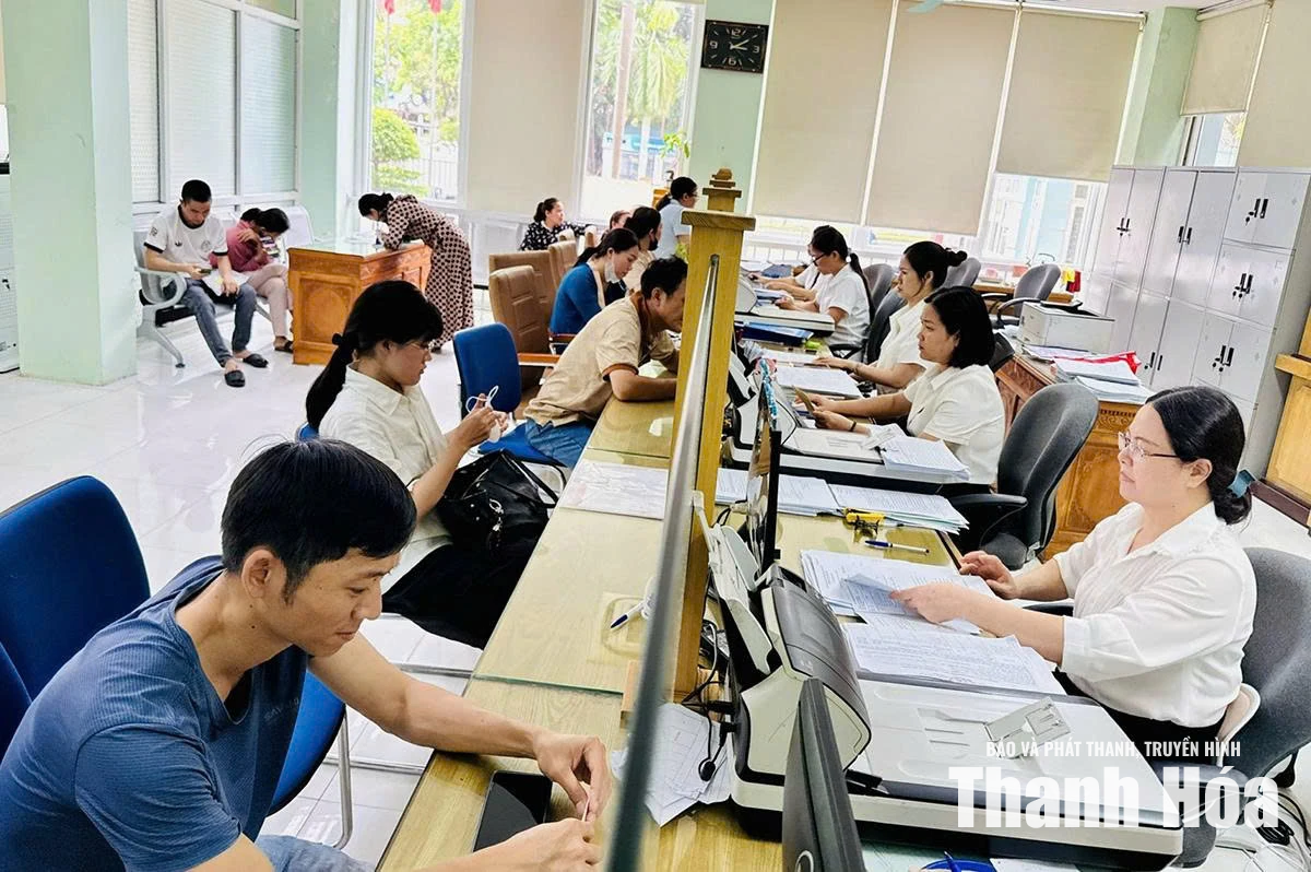 Công sở không khói thuốc: Thêm một bước nâng cao chất lượng phục vụ người dân