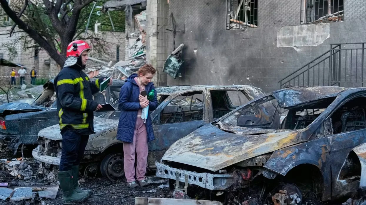 Kiev bị oanh tạc dữ dội bằng tên lửa đạn đạo, ông Zelensky thúc ép Mỹ và Châu Âu cấp đạn phòng không 