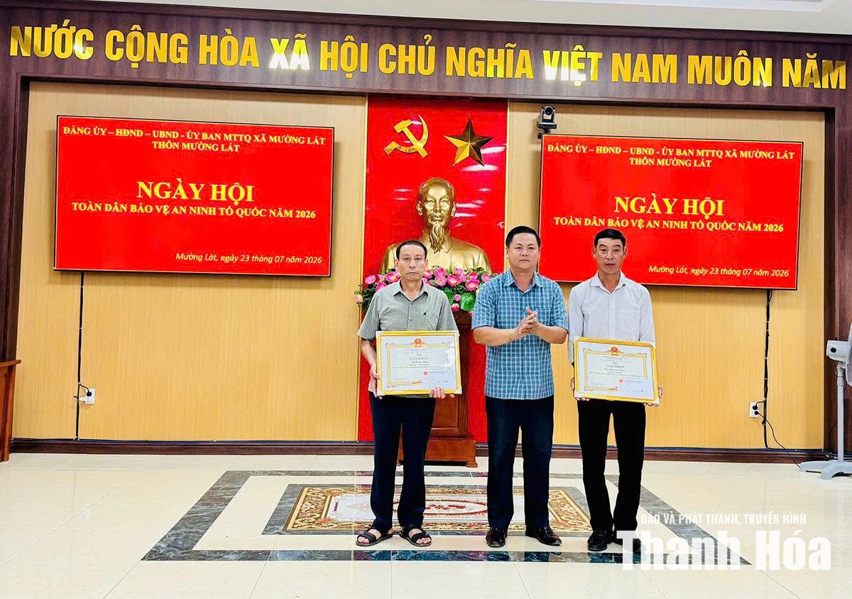 Nâng cao kiến thức pháp luật cho già làng, trưởng bản, người có uy tín ở khu vực biên giới