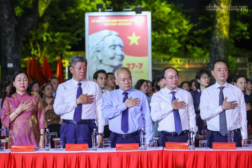 Cầu truyền hình “Sao sáng dẫn đường”: Tôn vinh và tri ân sự hy sinh cao cả của các Anh hùng liệt sĩ