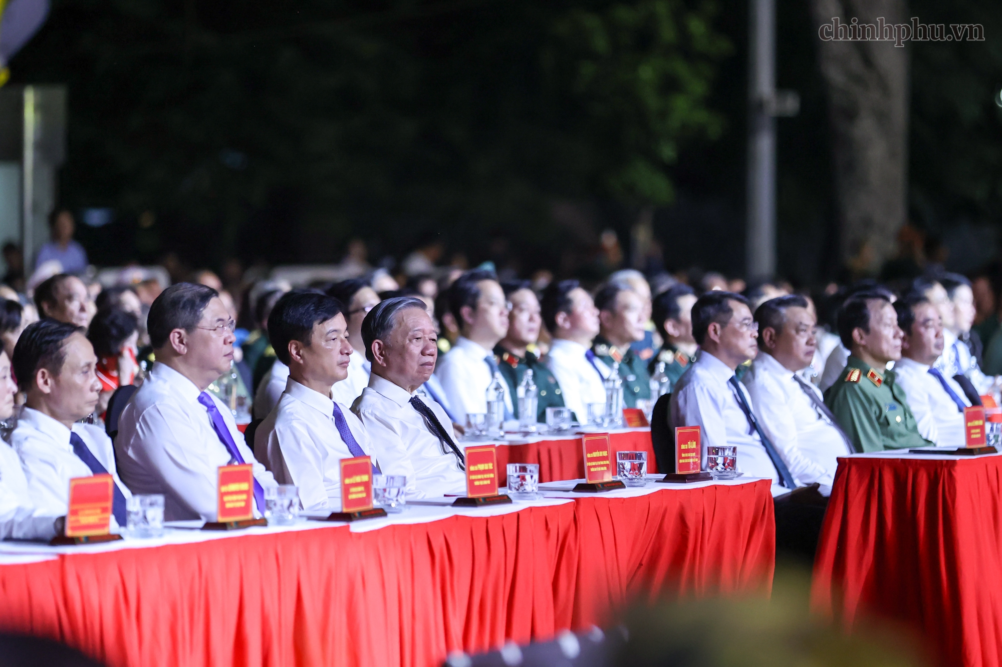 Cầu truyền hình “Sao sáng dẫn đường”: Tôn vinh và tri ân sự hy sinh cao cả của các Anh hùng liệt sĩ