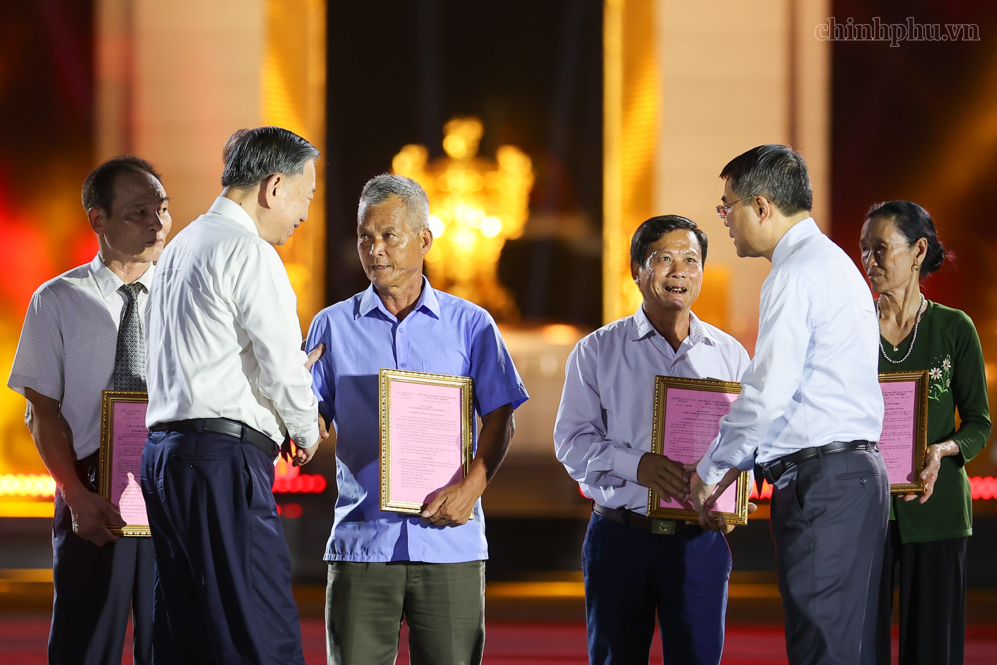 Cầu truyền hình “Sao sáng dẫn đường”: Tôn vinh và tri ân sự hy sinh cao cả của các Anh hùng liệt sĩ