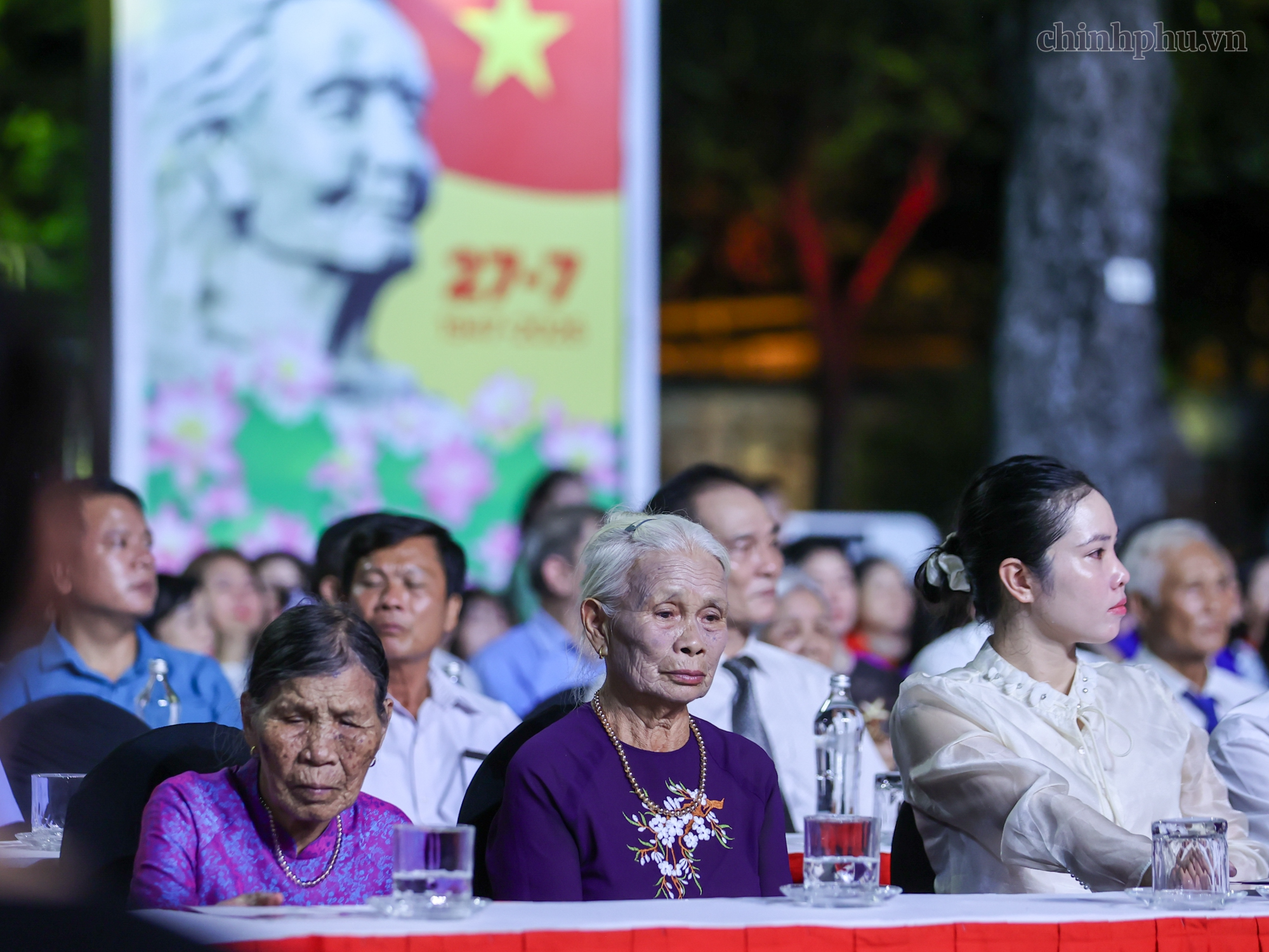 Cầu truyền hình “Sao sáng dẫn đường”: Tôn vinh và tri ân sự hy sinh cao cả của các Anh hùng liệt sĩ
