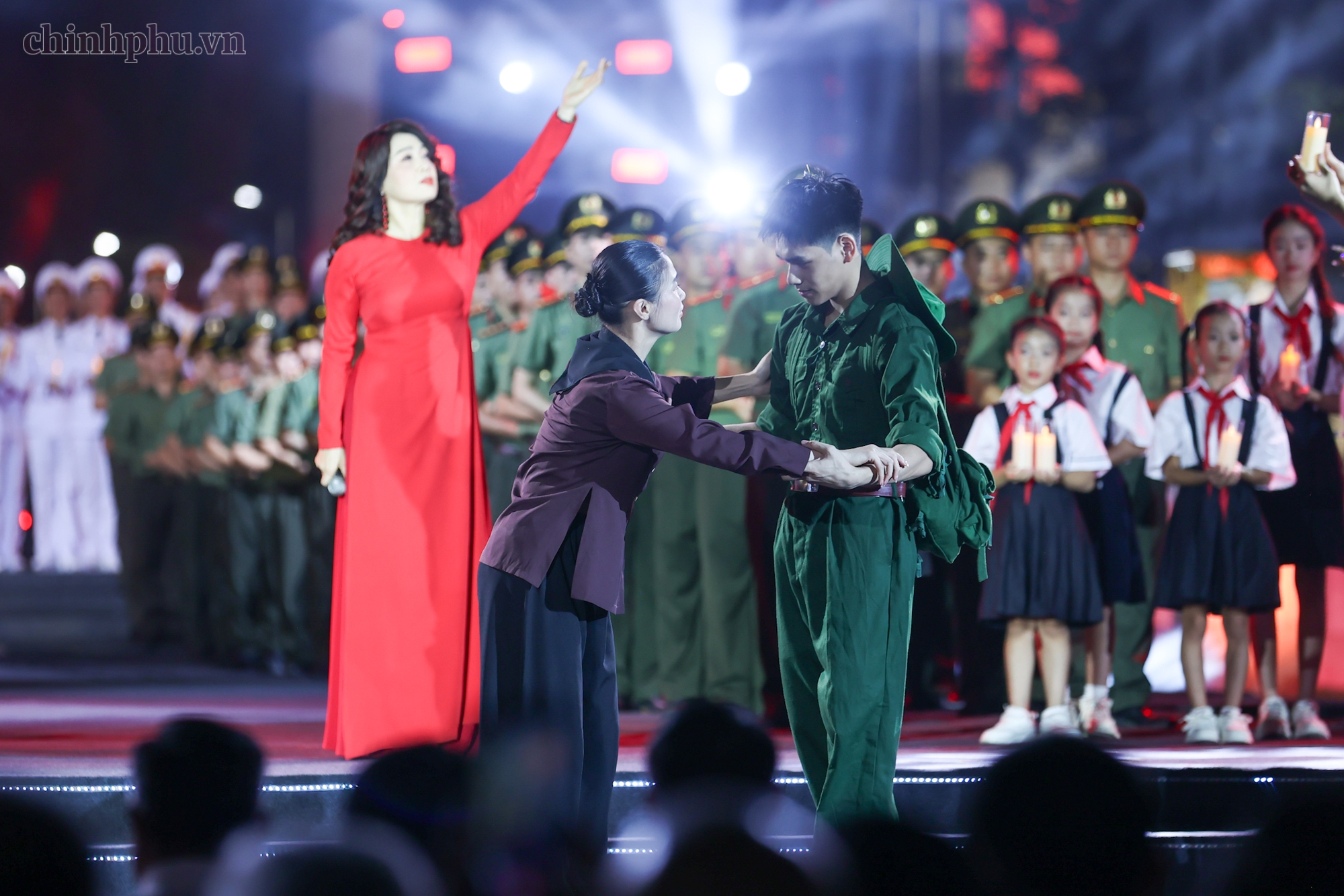 Cầu truyền hình “Sao sáng dẫn đường”: Tôn vinh và tri ân sự hy sinh cao cả của các Anh hùng liệt sĩ