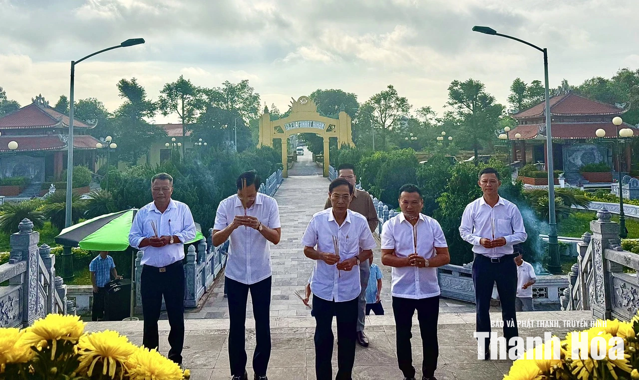 Phó Chủ tịch UBND tỉnh Đầu Thanh Tùng dự sinh hoạt Chi bộ tại phường Hải Lĩnh