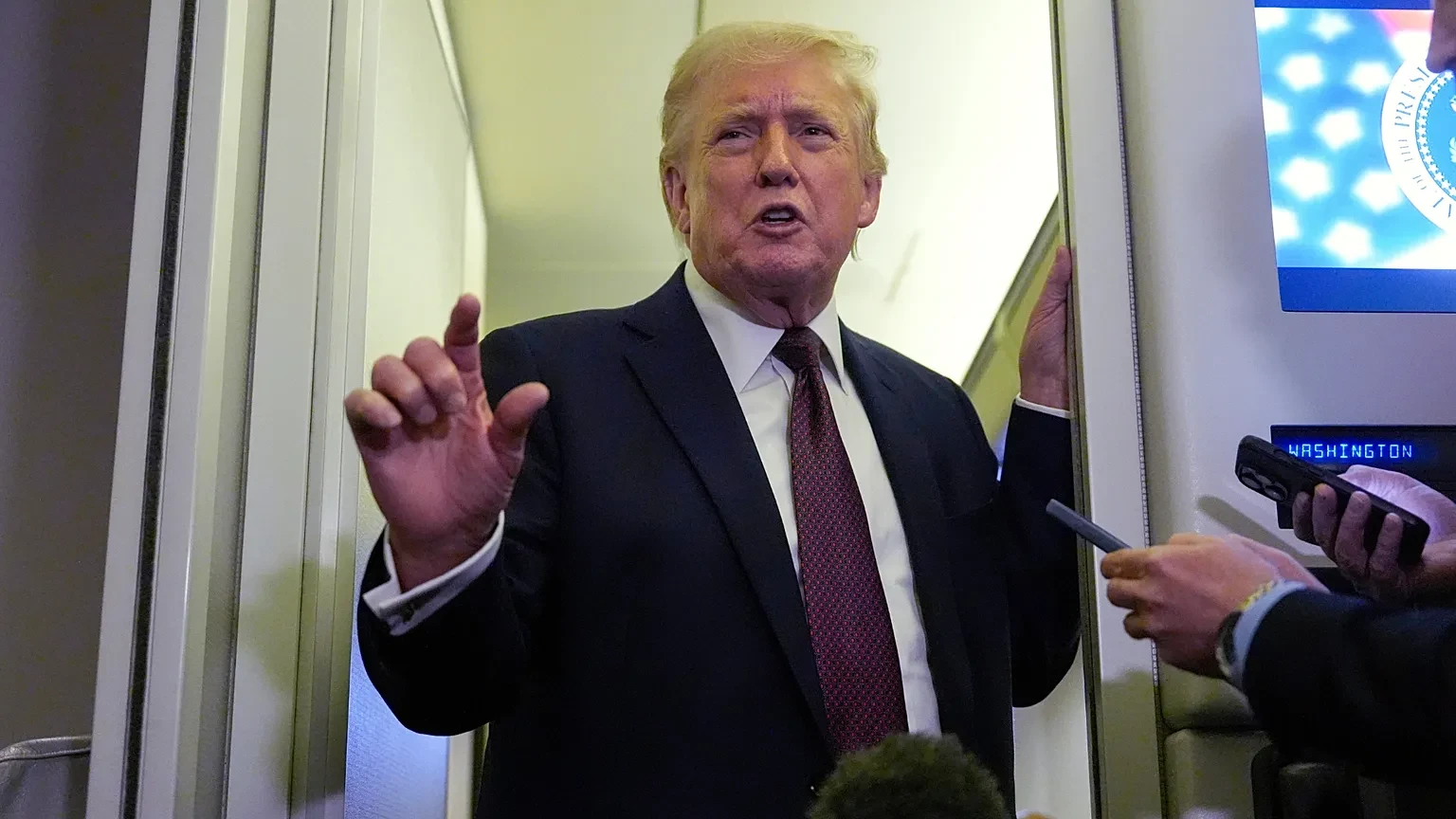 Fed đối mặt sức ép hạ lãi suất từ Tổng thống Trump
