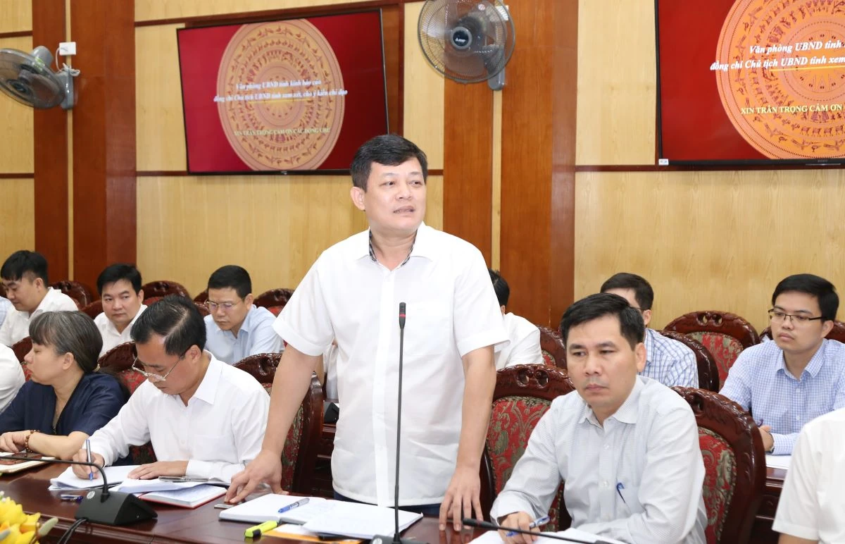 Chủ tịch UBND tỉnh Tô Anh Dũng làm việc với Văn phòng UBND tỉnh