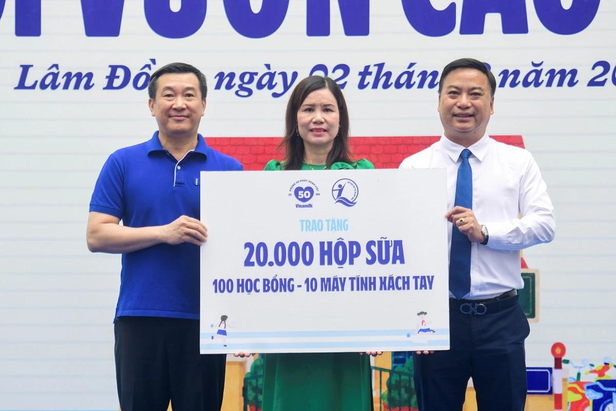 Vinamilk cùng Quỹ sữa Vươn cao Việt Nam lan tỏa cơ hội và niềm tin cho trẻ em Lâm Đồng