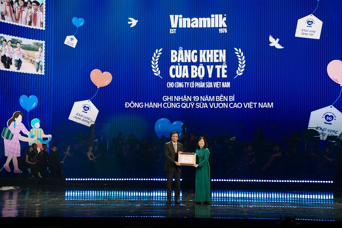 Vinamilk cùng Quỹ sữa Vươn cao Việt Nam lan tỏa cơ hội và niềm tin cho trẻ em Lâm Đồng